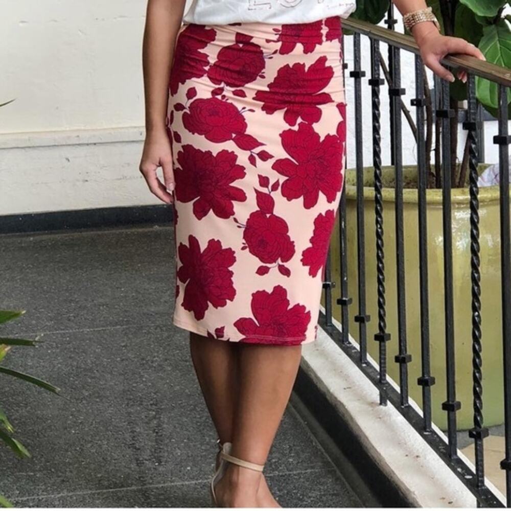 Fighting Eel Red Magnolia Skirt Zulu Love in Bloom